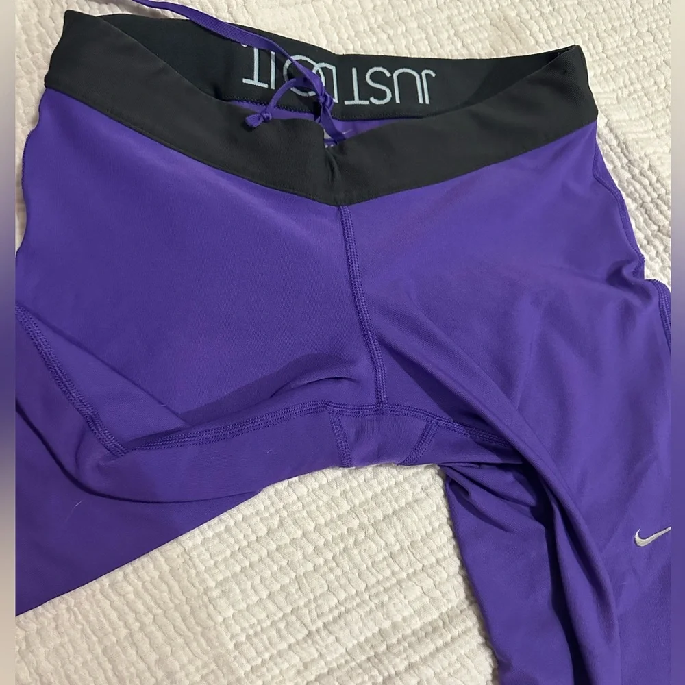 Women’s Nike Dri Fit Running capris. - Picture 8 of 10